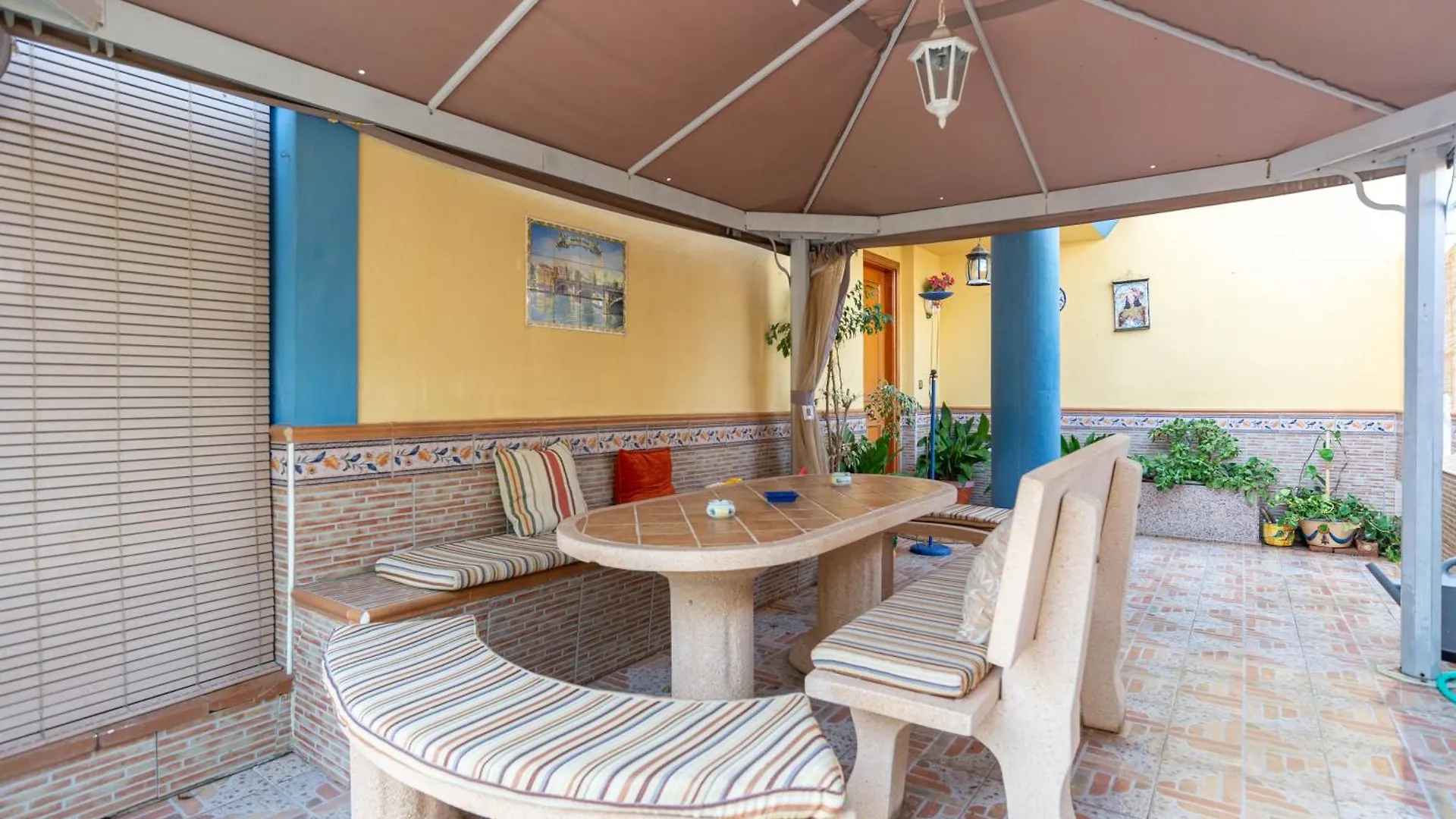 Villa Valentina - Renovated On Los Alamos Beach Torremolinos