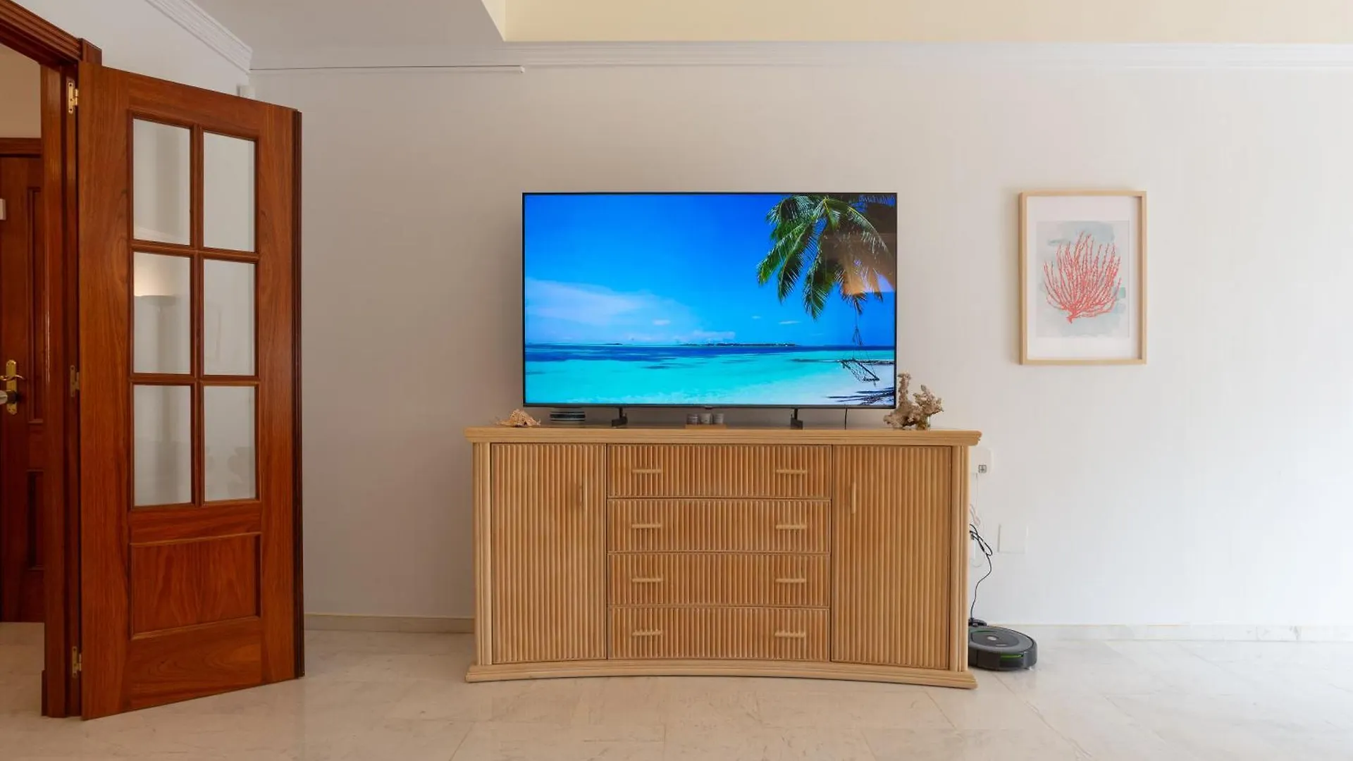 Villa Valentina - Renovated On Los Alamos Beach Torremolinos