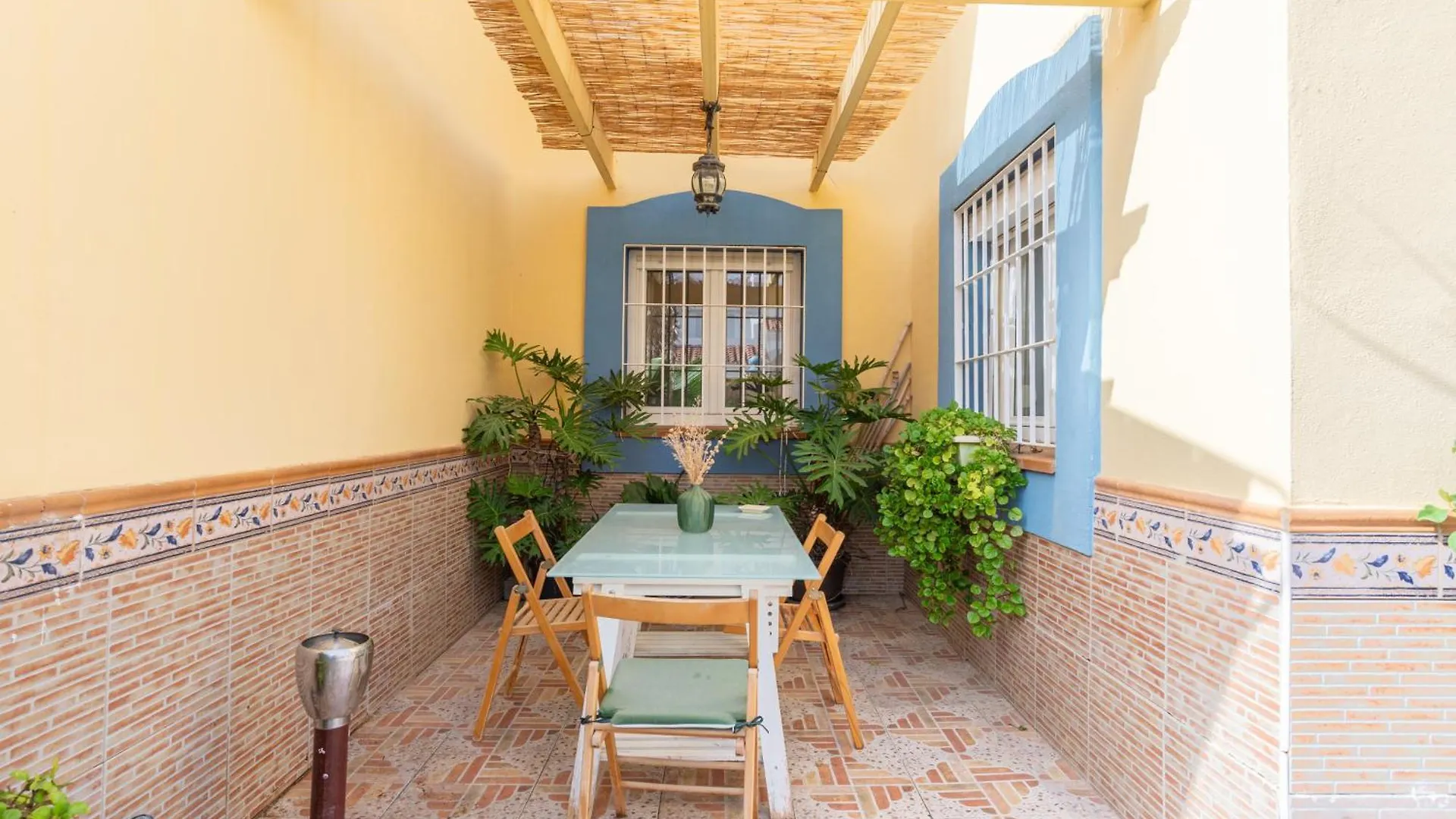 Villa Valentina - Renovated On Los Alamos Beach Torremolinos Spain