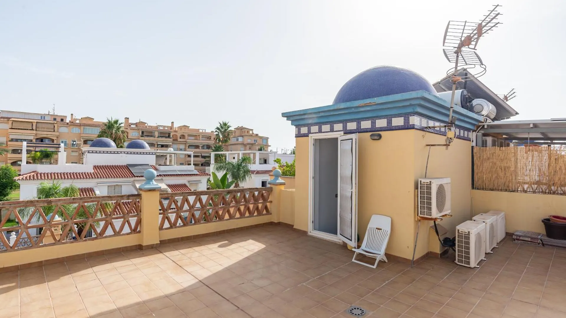Villa Valentina - Renovated On Los Alamos Beach Torremolinos
