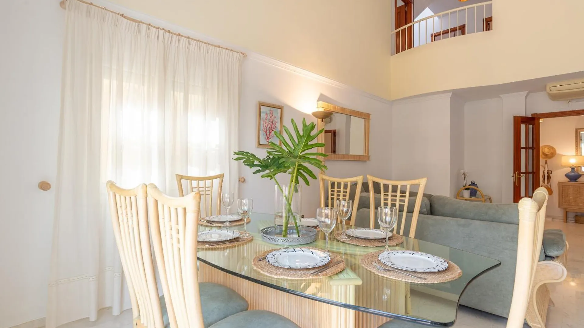 Villa Valentina - Renovated On Los Alamos Beach Torremolinos