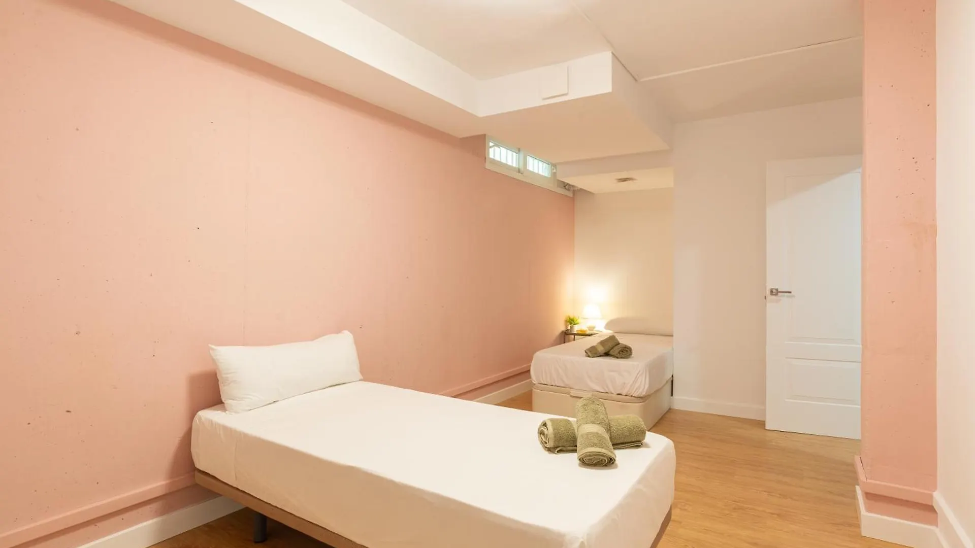 Villa Valentina - Renovated On Los Alamos Beach Torremolinos