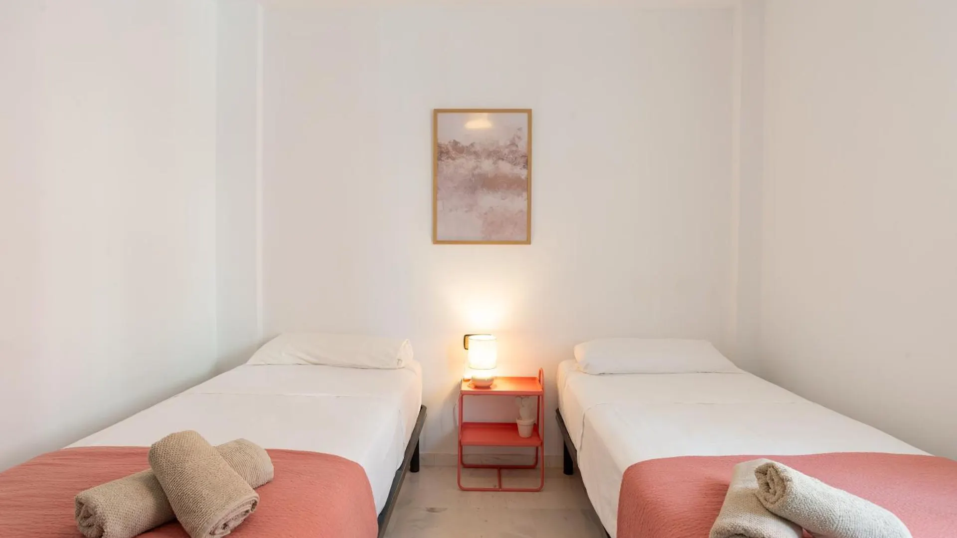 Villa Valentina - Renovated On Los Alamos Beach Torremolinos 0*,