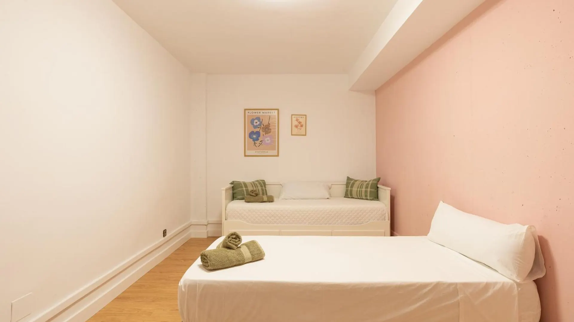 Villa Valentina - Renovated On Los Alamos Beach Torremolinos Spain