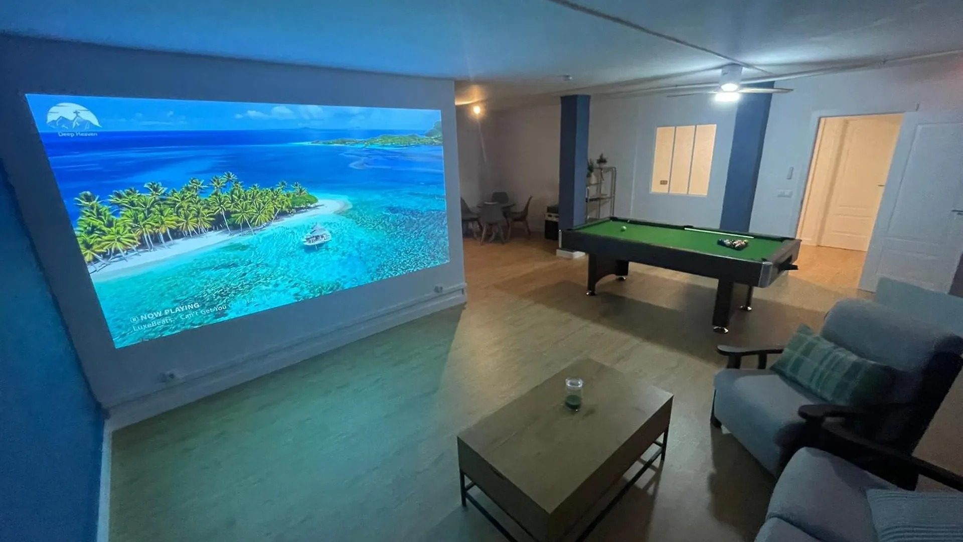 Villa Valentina - Renovated On Los Alamos Beach Torremolinos