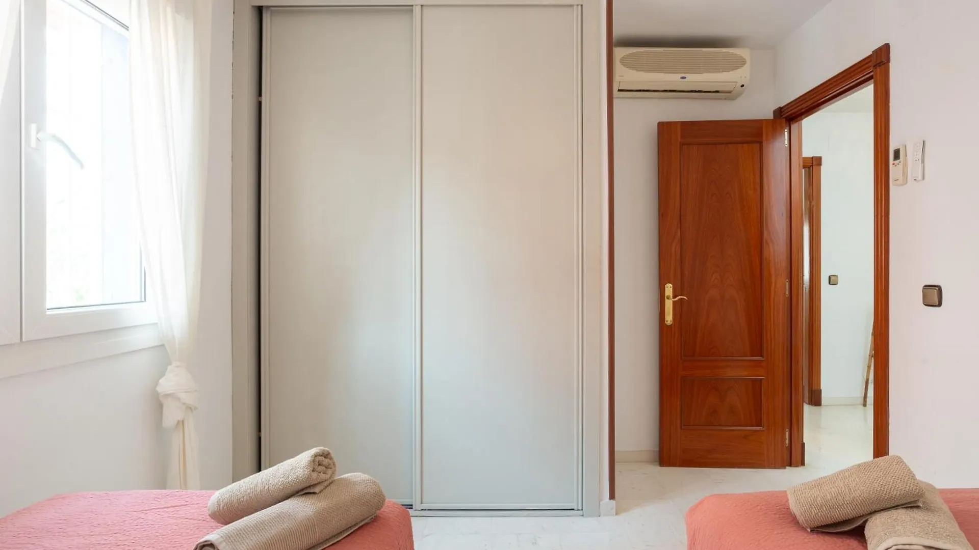 Villa Valentina - Renovated On Los Alamos Beach 토레몰리노스